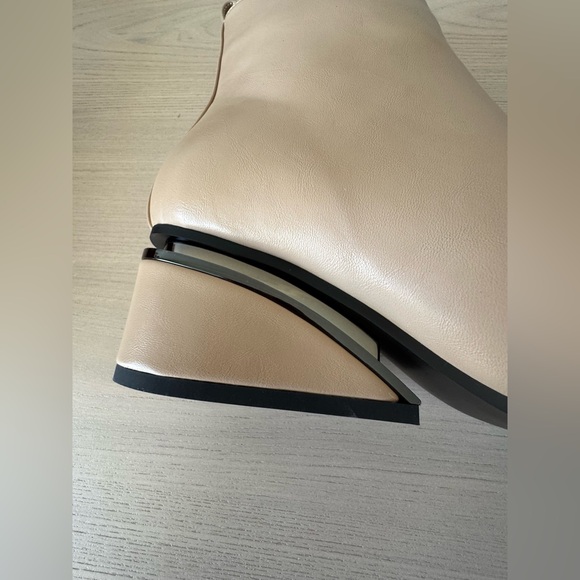 Torgeis Marion Beige Zip-Up Wedge Booties / Size 9 NWB - Picture 9 of 14